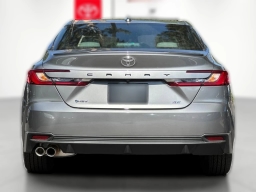 Toyota Camry SE (Natl) 2026