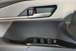 Toyota Camry SE (Natl) 2026