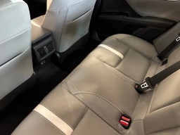 Toyota Camry SE (Natl) 2026