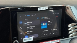 Toyota Camry SE (Natl) 2026