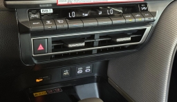 Toyota Camry SE (Natl) 2026