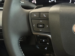 Toyota Camry SE (Natl) 2026