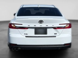 Toyota Camry SE (Natl) 2026