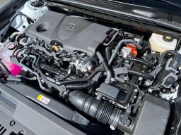 Toyota Camry SE (Natl) 2026