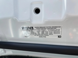 Toyota Camry SE (Natl) 2026