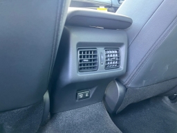 Toyota Camry SE (Natl) 2026