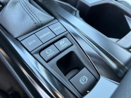 Toyota Camry SE (Natl) 2026