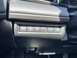 Toyota Camry SE (Natl) 2026