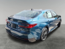 Toyota Camry XLE AWD (Natl) 2026