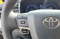 Toyota Camry XLE AWD (Natl) 2026