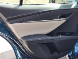 Toyota Camry XLE AWD (Natl) 2026