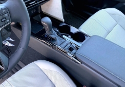 Toyota Camry XLE AWD (Natl) 2026