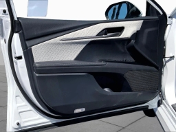 Toyota Camry XLE AWD (Natl) 2026