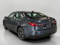 Toyota Camry XLE AWD (Natl) 2026