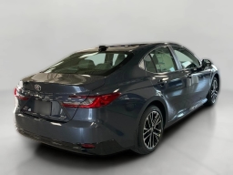 Toyota Camry XLE AWD (Natl) 2026