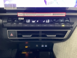 Toyota Camry XLE AWD (Natl) 2026