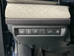 Toyota Camry XLE AWD (Natl) 2026