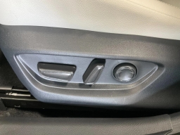 Toyota Camry XLE AWD (Natl) 2026