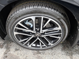 Toyota Camry XLE AWD (Natl) 2026