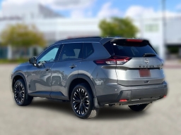 Nissan Rogue Dark Armor FWD 2026