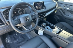 Nissan Rogue Dark Armor FWD 2026