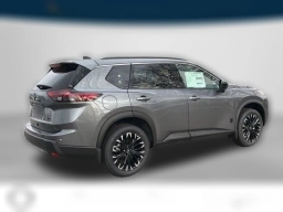Nissan Rogue Dark Armor AWD 2026