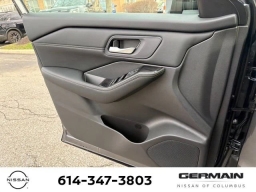 Nissan Rogue Dark Armor AWD 2026