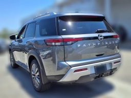 Nissan Pathfinder SL 2WD 2025