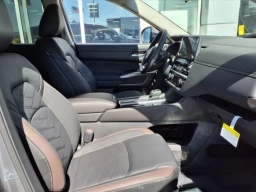 Nissan Pathfinder Platinum 2WD 2025