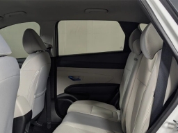 Hyundai Tucson SE FWD 2025