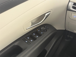 Hyundai Tucson SE FWD 2025