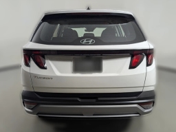 Hyundai Tucson SE FWD 2026