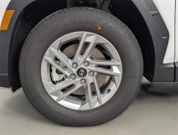 Hyundai Tucson SE FWD 2026