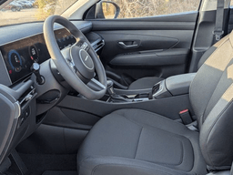 Hyundai Tucson SE FWD 2026