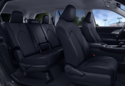 Toyota Grand Highlander LE FWD (Natl) 2026