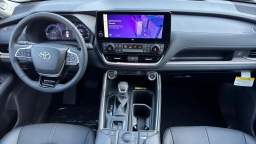 Toyota Grand Highlander Limited AWD (GS) 2026