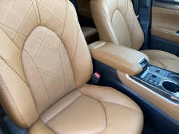 Toyota Highlander Hybrid Platinum AWD (Natl) 2026