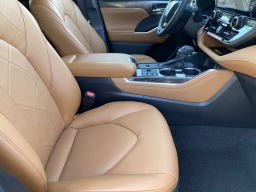 Toyota Highlander Hybrid Platinum AWD (Natl) 2026