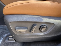 Toyota Highlander Hybrid Platinum AWD (Natl) 2026