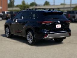Toyota Highlander Hybrid Platinum AWD (Natl) 2026