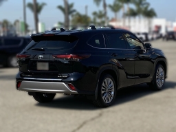 Toyota Highlander Hybrid Platinum AWD (Natl) 2026