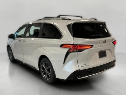 Toyota Sienna Platinum AWD 7-Passenger (Natl) 2026