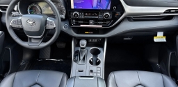 Toyota Highlander Hybrid XLE AWD (Natl) 2026