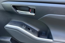 Toyota Highlander Hybrid XLE AWD (Natl) 2026