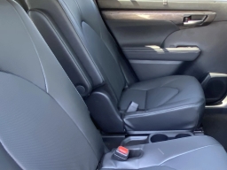 Toyota Highlander Hybrid Limited AWD (Natl) 2026