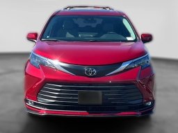Toyota Sienna XLE FWD 8-Passenger (Natl) 2026