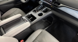 Toyota Sienna XLE FWD 8-Passenger (Natl) 2026