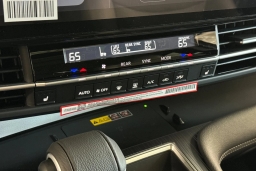 Toyota Sienna XLE FWD 8-Passenger (Natl) 2026