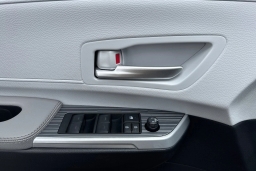 Toyota Sienna XLE FWD 8-Passenger (Natl) 2026