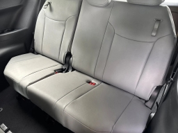 Toyota Sienna XLE FWD 8-Passenger (Natl) 2026